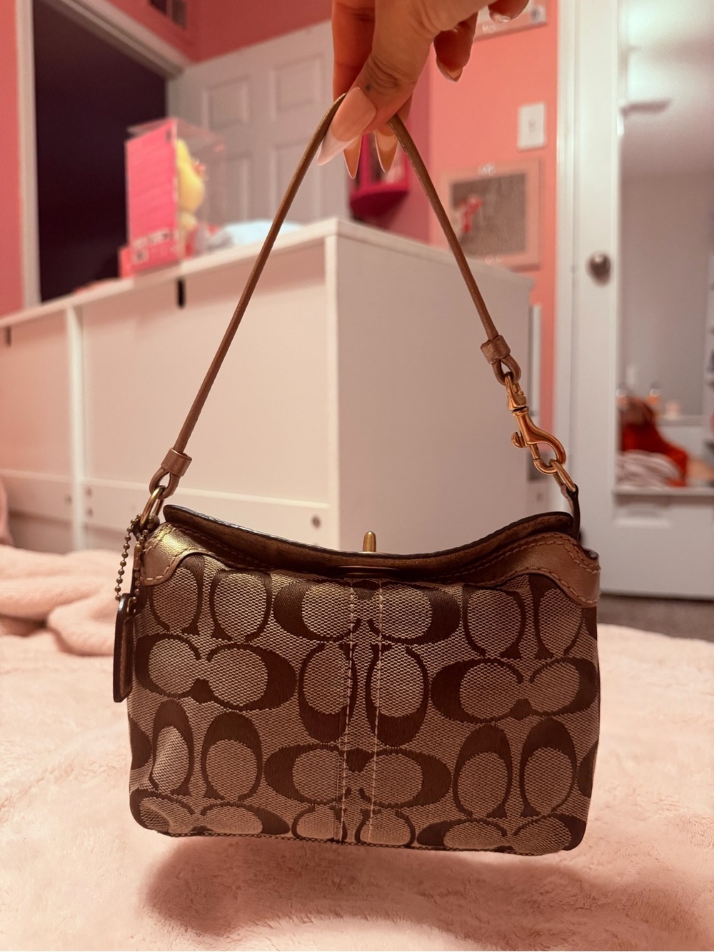 Coach Brown Signature Jacquard Shoulder Bag with Gold Hardware - Picture 2 of 4